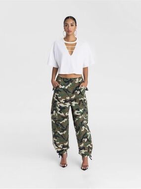 Kbb : KAHLONA CAMO CARGO JOGGERS  WITH TAGS